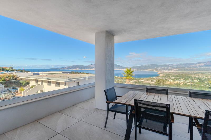 Appartement - 82 m² - 3 pièces