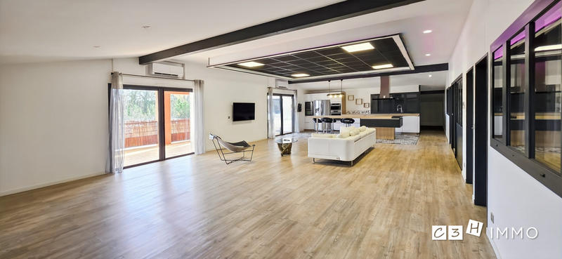 Appartement - 233 m² - 6 pièces