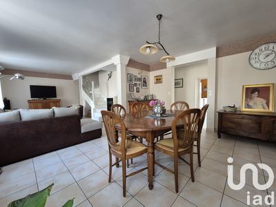 Maison - 243 m² - 8 pièces