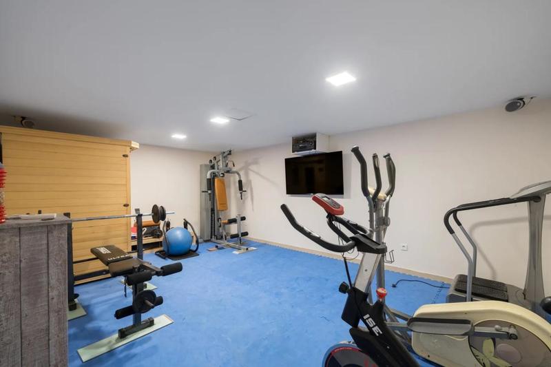 Villa - 260 m² - 10 pièces