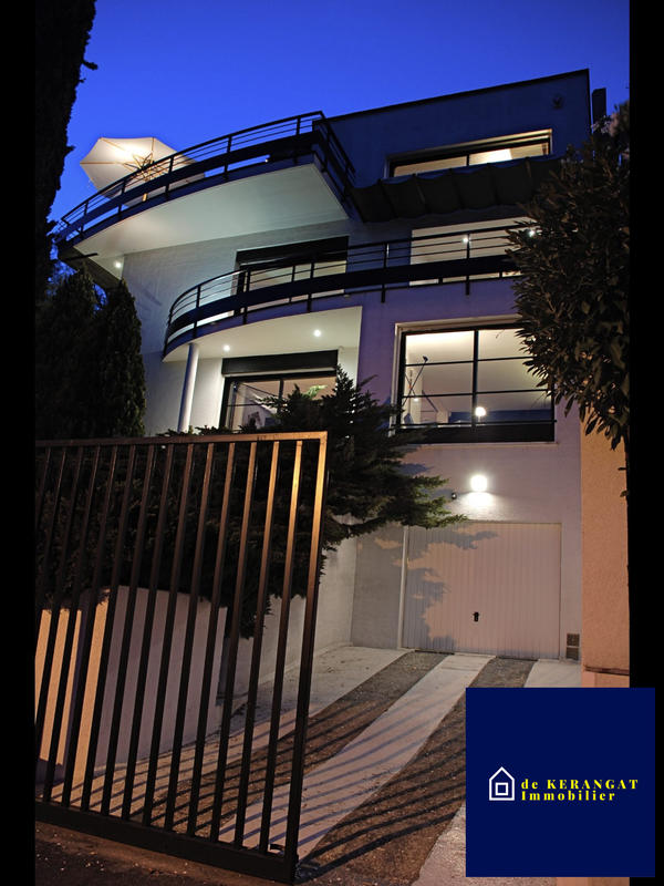 Maison contemporaine - 212 m² - 8 pièces