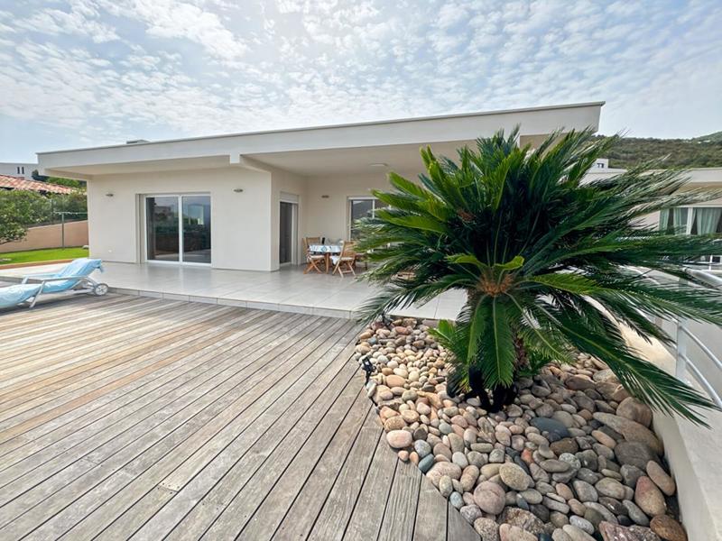 Villa - 175 m² - 6 pièces