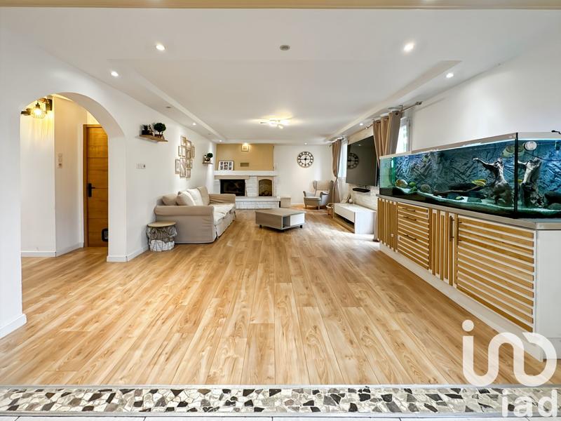 Maison - 180 m² - 7 pièces