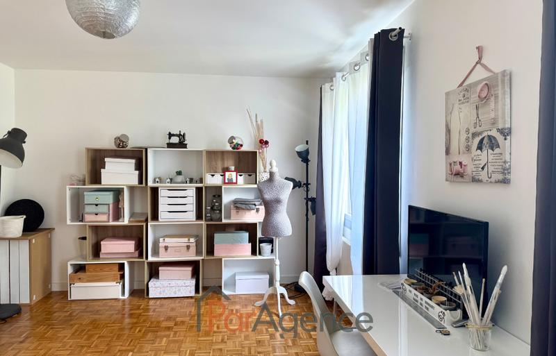 Maison - 290 m² - 9 pièces