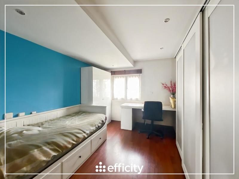 Pavillon - 223 m² - 12 pièces