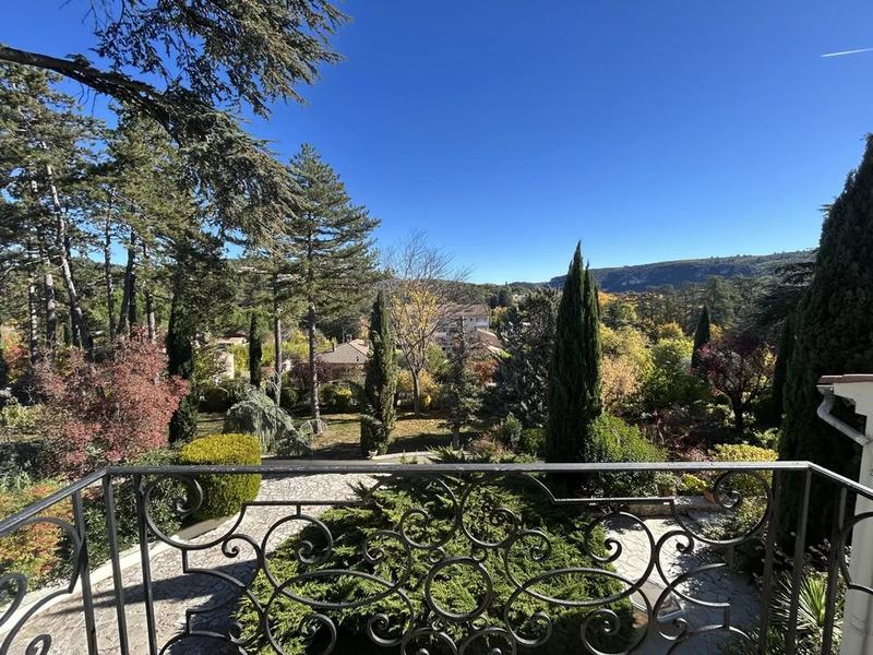 Villa - 194 m² - 6 pièces