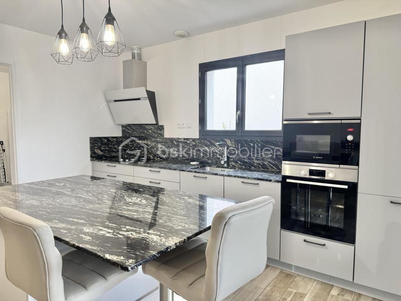 Maison traditionnelle - 107 m² - 4 pièces