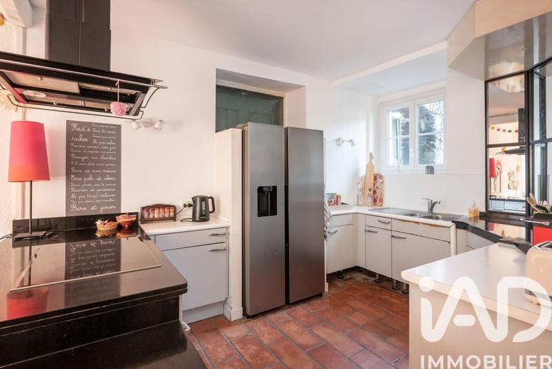 Maison - 275 m² - 8 pièces