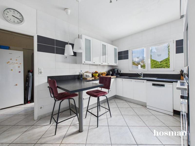 Maison - 210 m² - 5 pièces