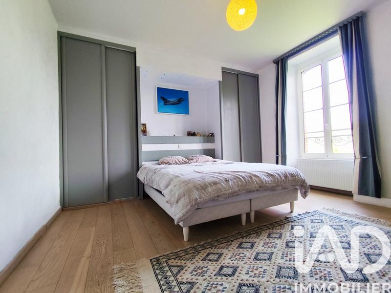 Maison - 230 m² - 8 pièces