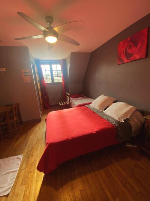 Maison - 650 m² - 20 pièces