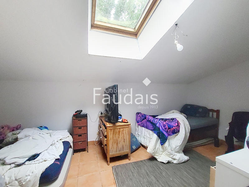 Maison - 255 m² - 11 pièces