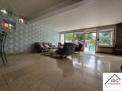 Maison - 418 m² - 10 pièces