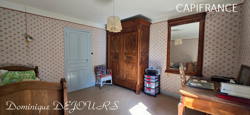 Maison - 280 m² - 13 pièces