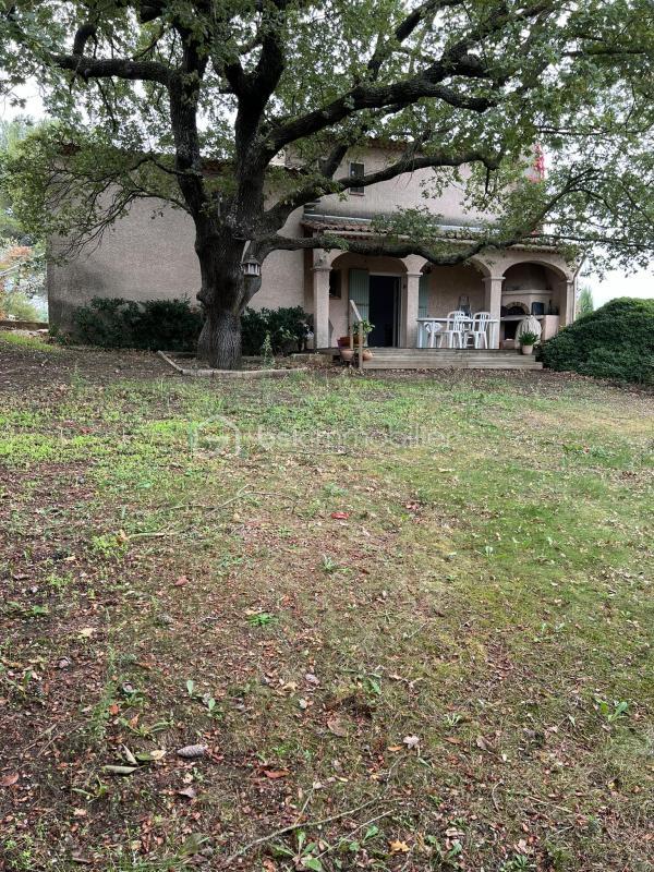 Maison - 196 m² - 6 pièces