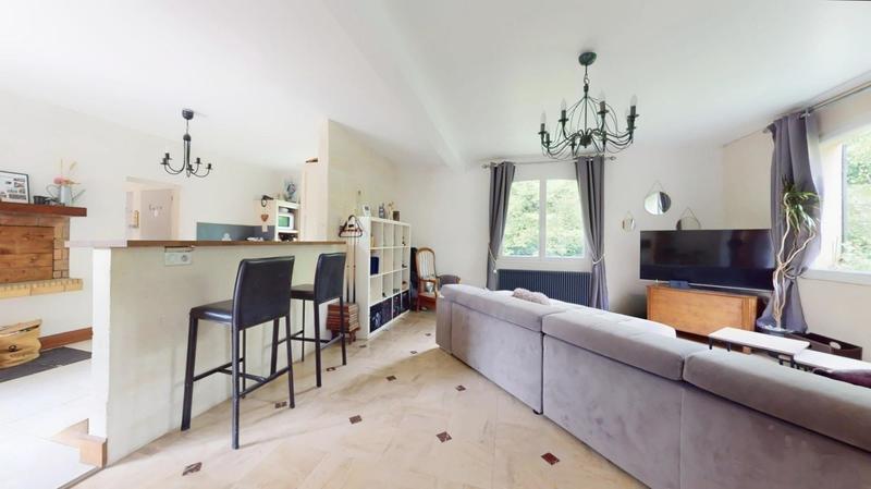 Maison - 212 m² - 6 pièces