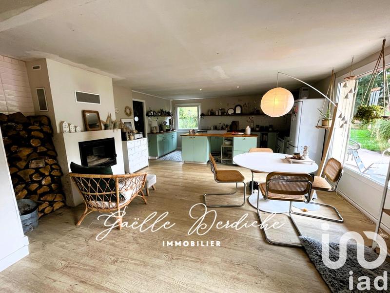 Maison - 213 m² - 8 pièces