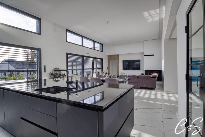 Maison - 162 m² - 6 pièces