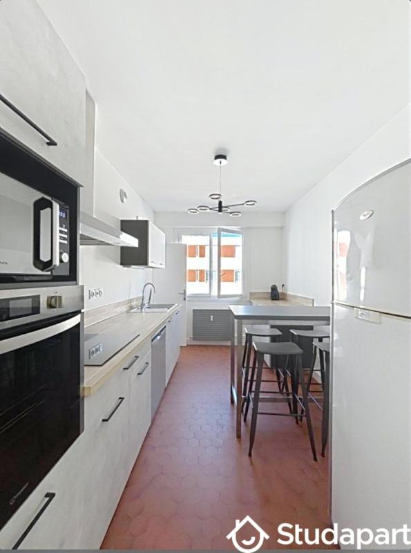 Chambre - 11 m² - 1 pièce