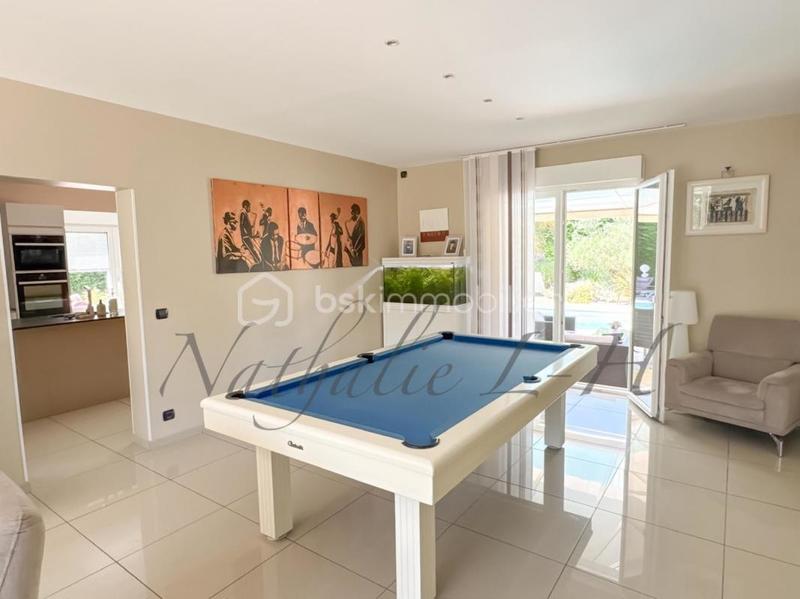 Pavillon - 224 m² - 6 pièces