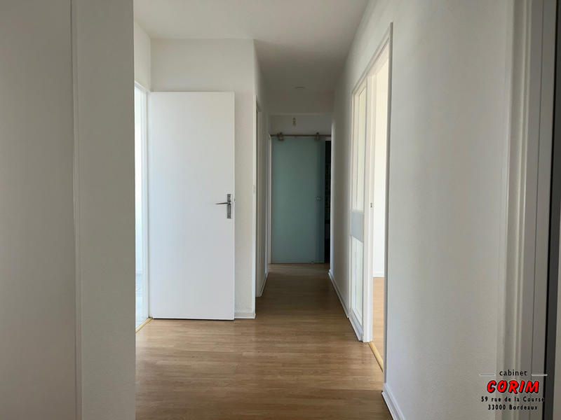 Appartement - 84 m² - 4 pièces