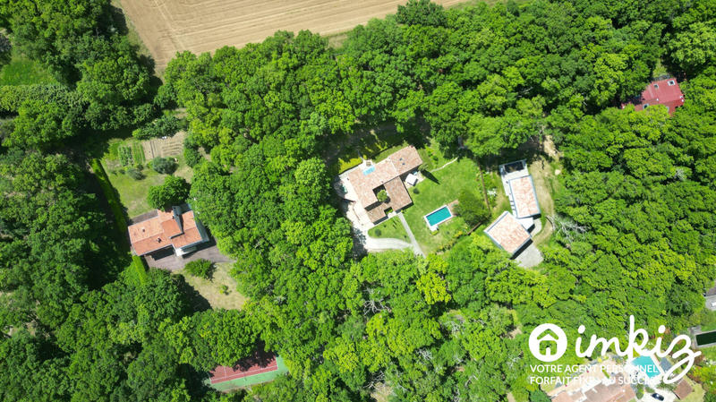 Maison - 260 m² - 9 pièces