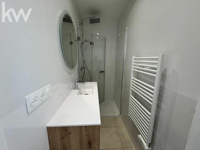 Maison - 201 m² - 7 pièces