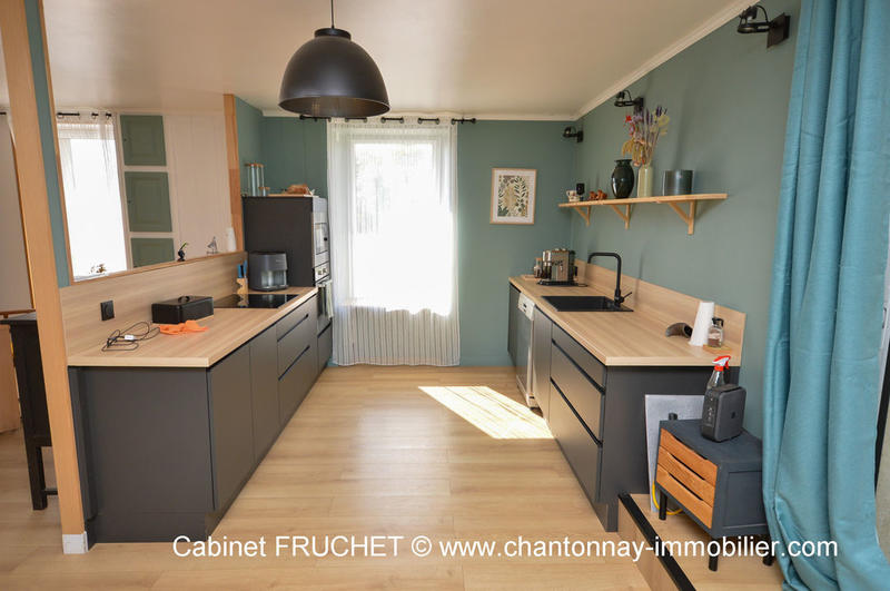 Maison - 232 m² - 6 pièces