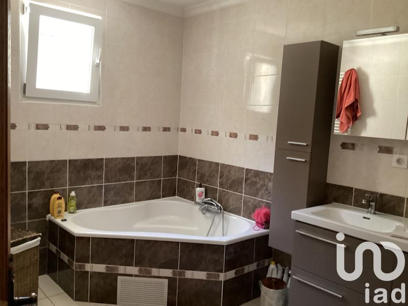 Maison - 182 m² - 10 pièces