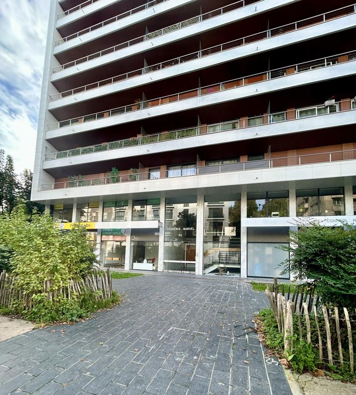 Bureau - 83 m² - 4 pièces