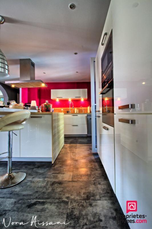 Maison - 880 m² - 7 pièces