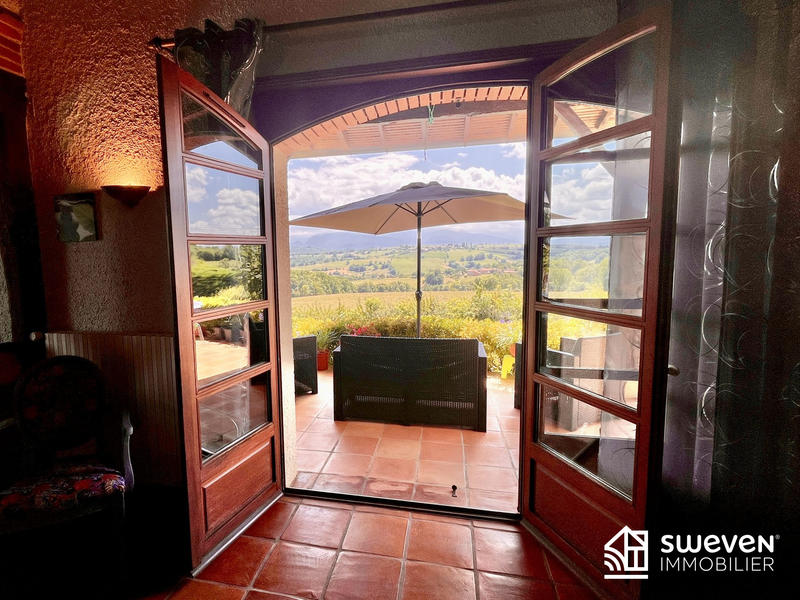 Maison traditionnelle - 192 m² - 5 pièces