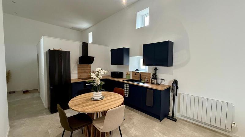 Maison - 220 m² - 8 pièces