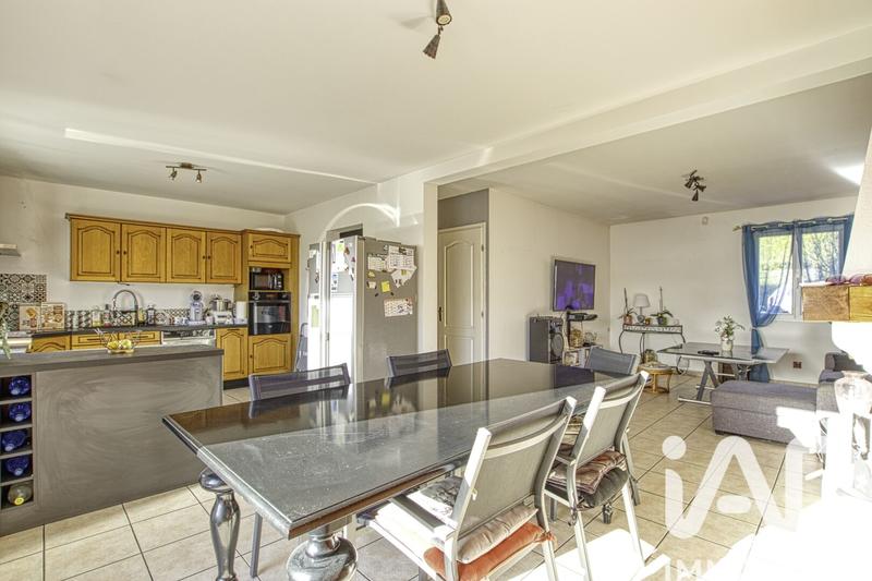 Maison - 98 m² - 5 pièces