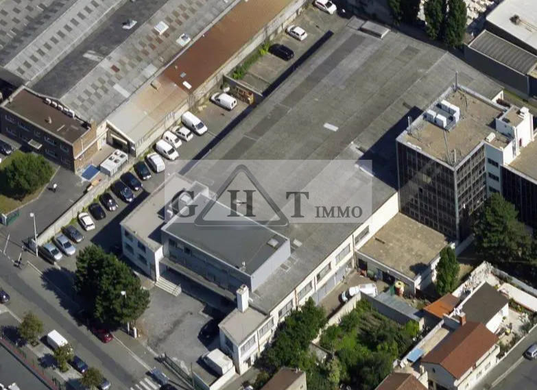 Entrepôt - 2 391 m²