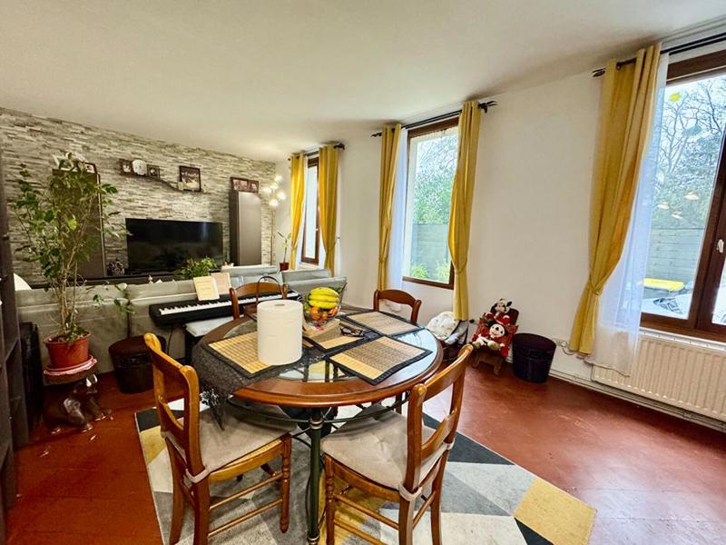 Maison - 90 m² - 4 pièces