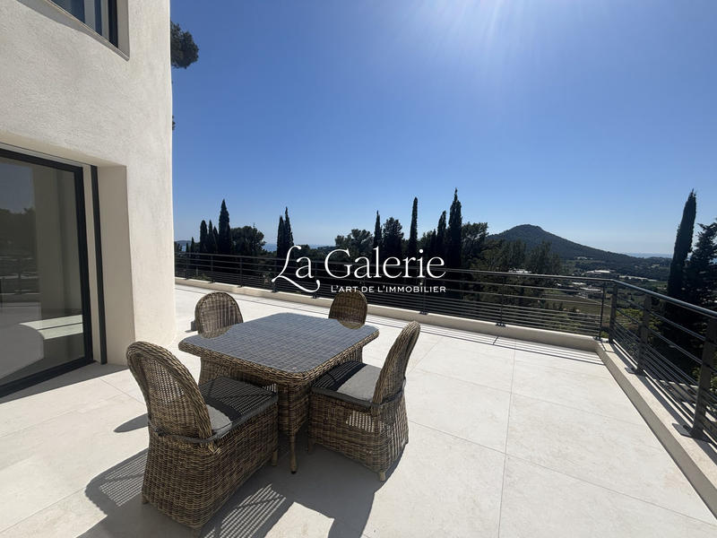 Villa - 225 m² - 6 pièces