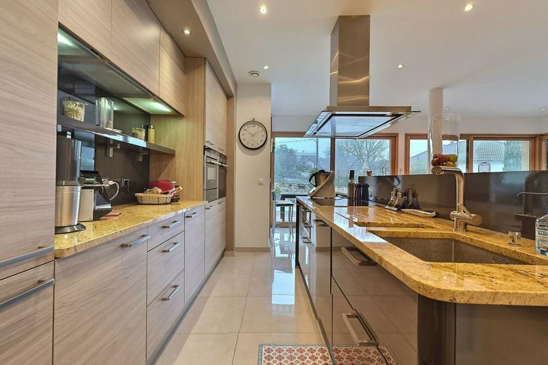 Maison - 197 m² - 7 pièces