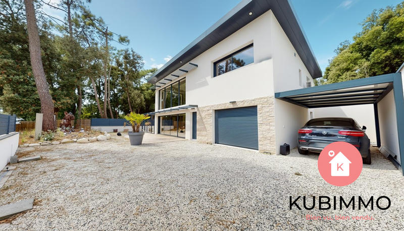 Maison - 207 m² - 6 pièces