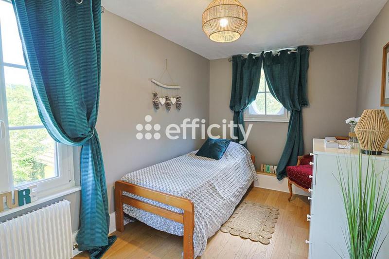 Maison - 229 m² - 9 pièces