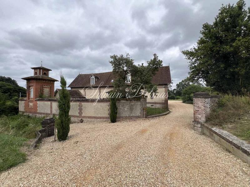 Château - 4 400 m² - 35 pièces