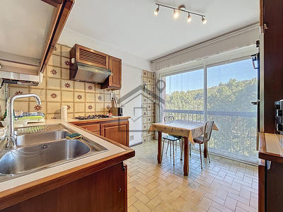 Appartement - 100 m² - 5 pièces