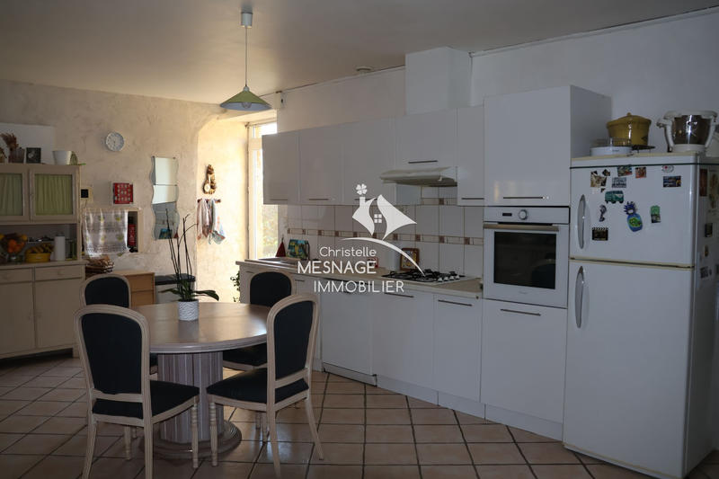 Maison - 210 m² - 8 pièces