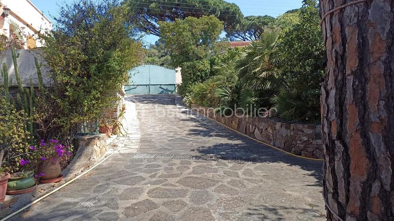 Villa - 251 m² - 8 pièces