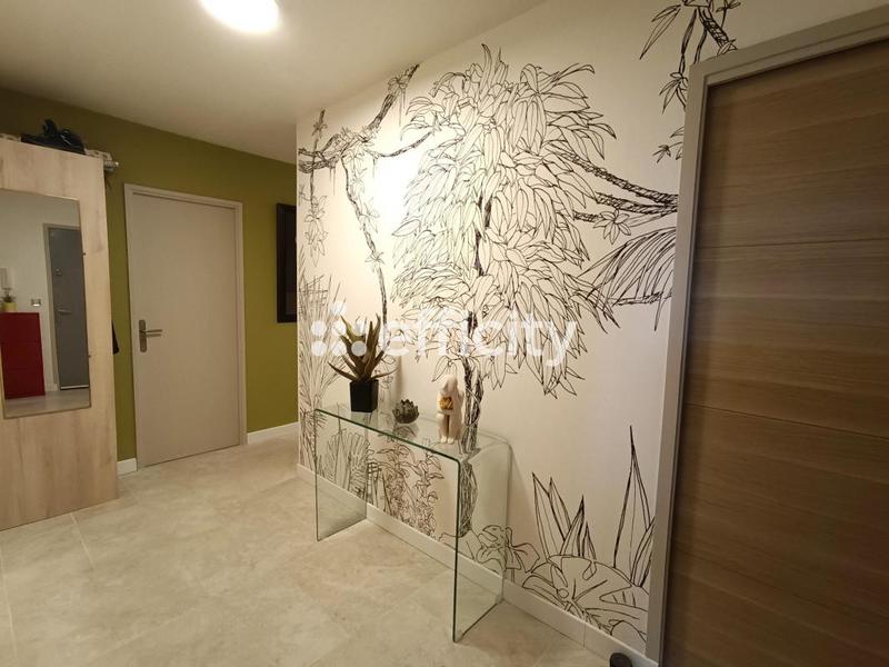 Appartement - 94 m² - 5 pièces
