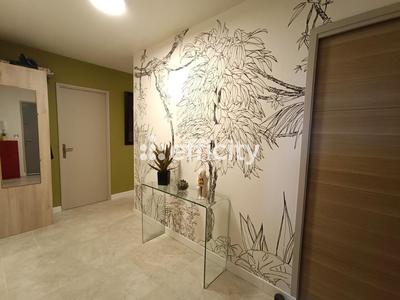 Appartement - 94 m² - 5 pièces