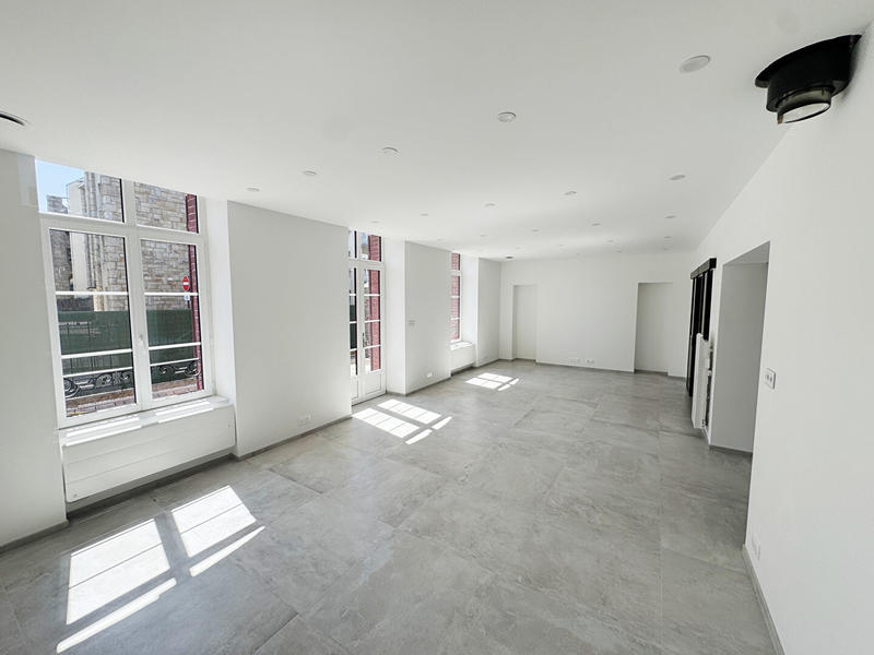 Maison - 262 m² - 11 pièces