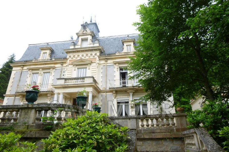 Maison - 490 m² - 19 pièces