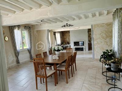 Maison - 200 m² - 6 pièces