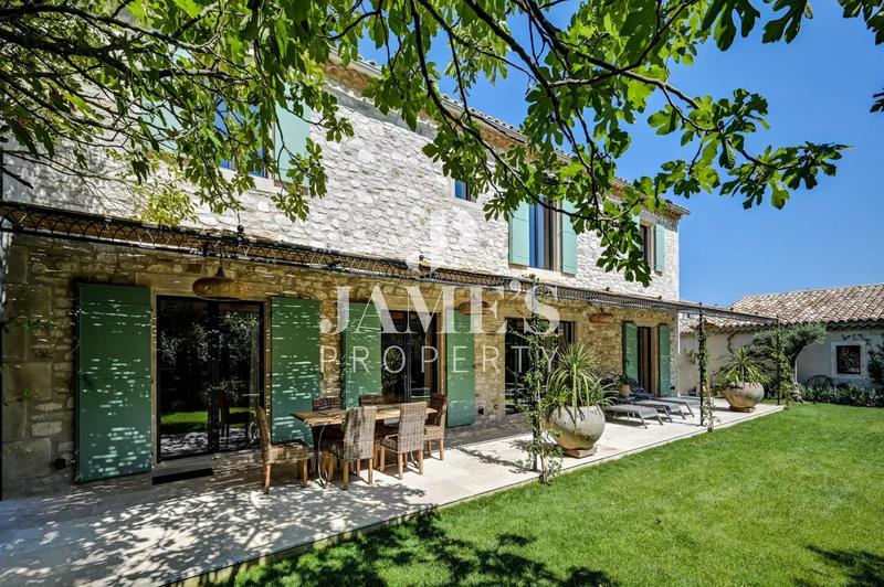 Maison - 200 m² - 6 pièces